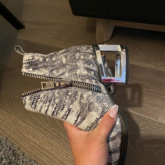 Jeffrey Campbell boots - Picture 2 of 5